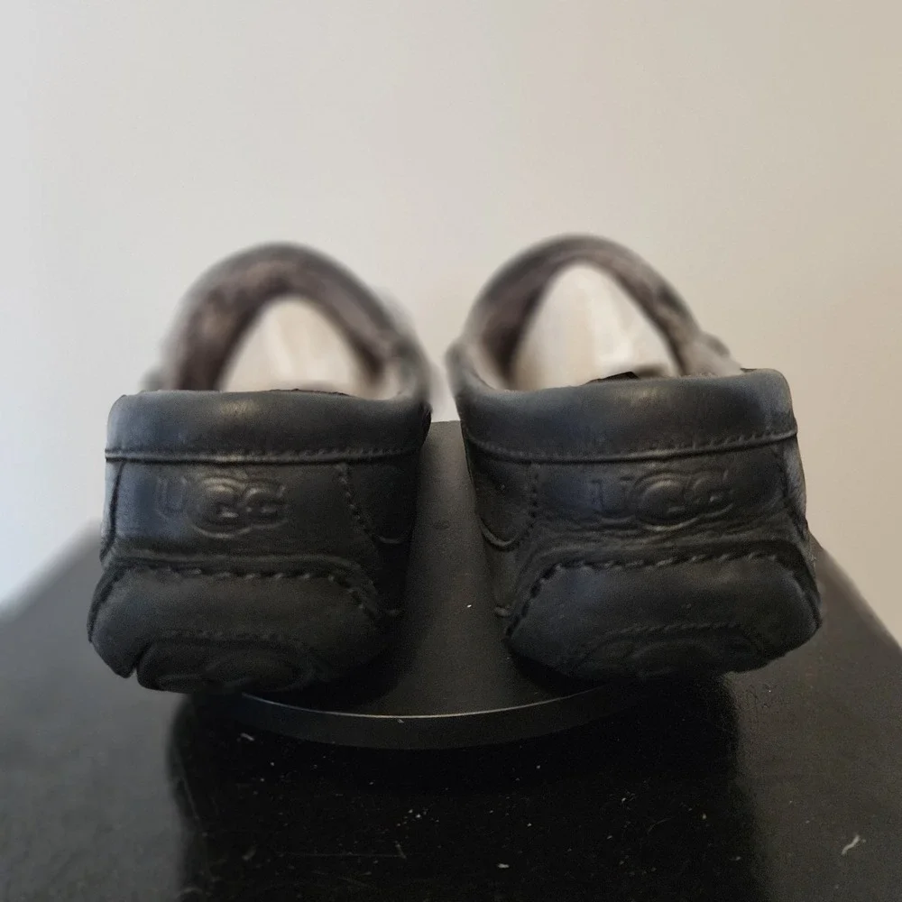 UGG Ascot Black Matte Leather  Shearling Men's Slippers 1103889 Size 10